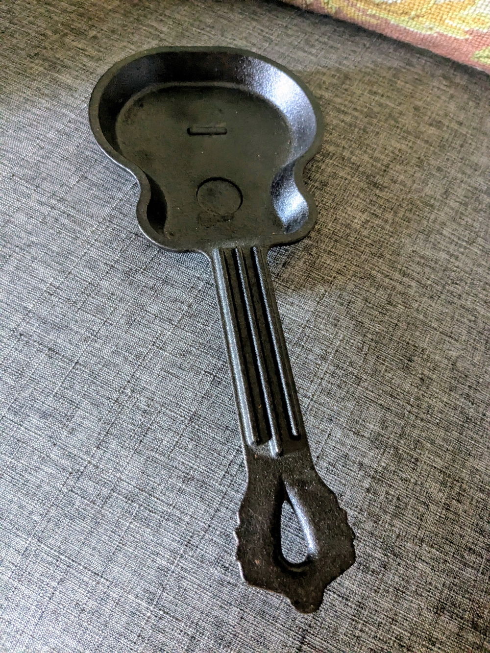Cracker Barrel Dark Black Cast Iron Spoon Rest/ Decor